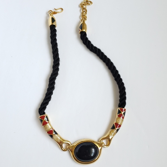 Monet Jewelry - MONET necklace